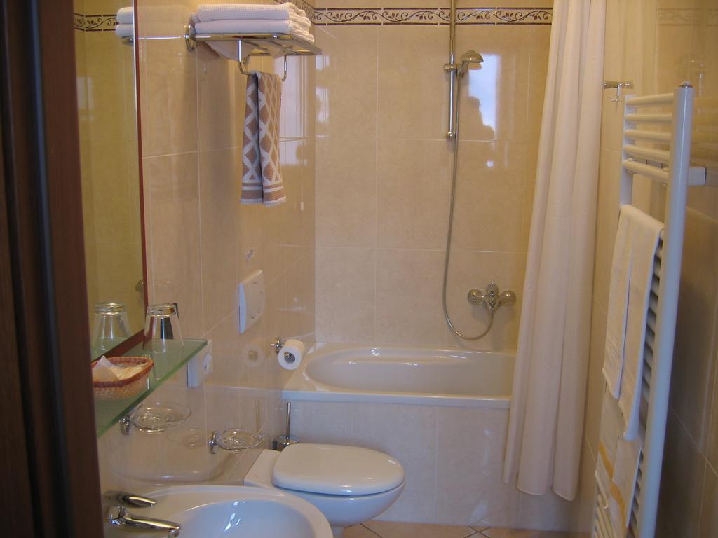 Albergo Esposito Barzio Camera foto